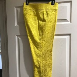 Mid rise yellow trousers